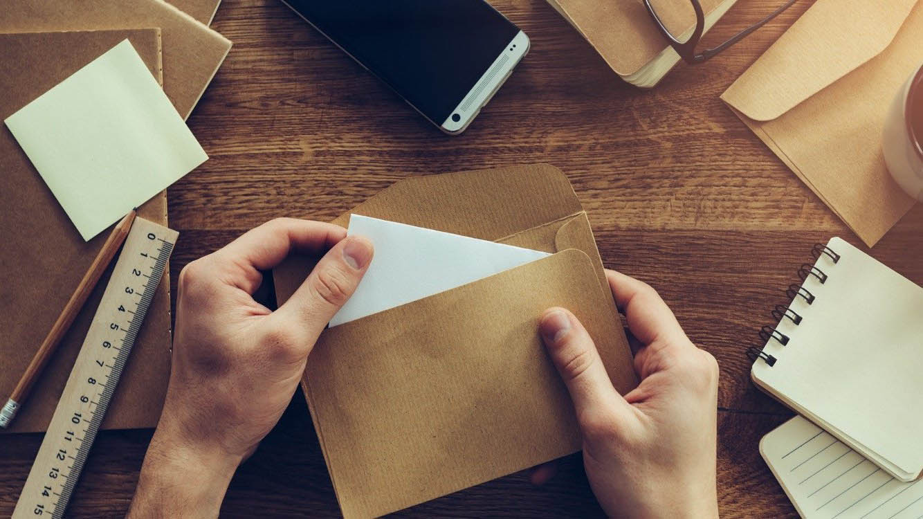 2024/2025-GANJIL-18672IK704-C1-KORESPONDENSI-PBSI